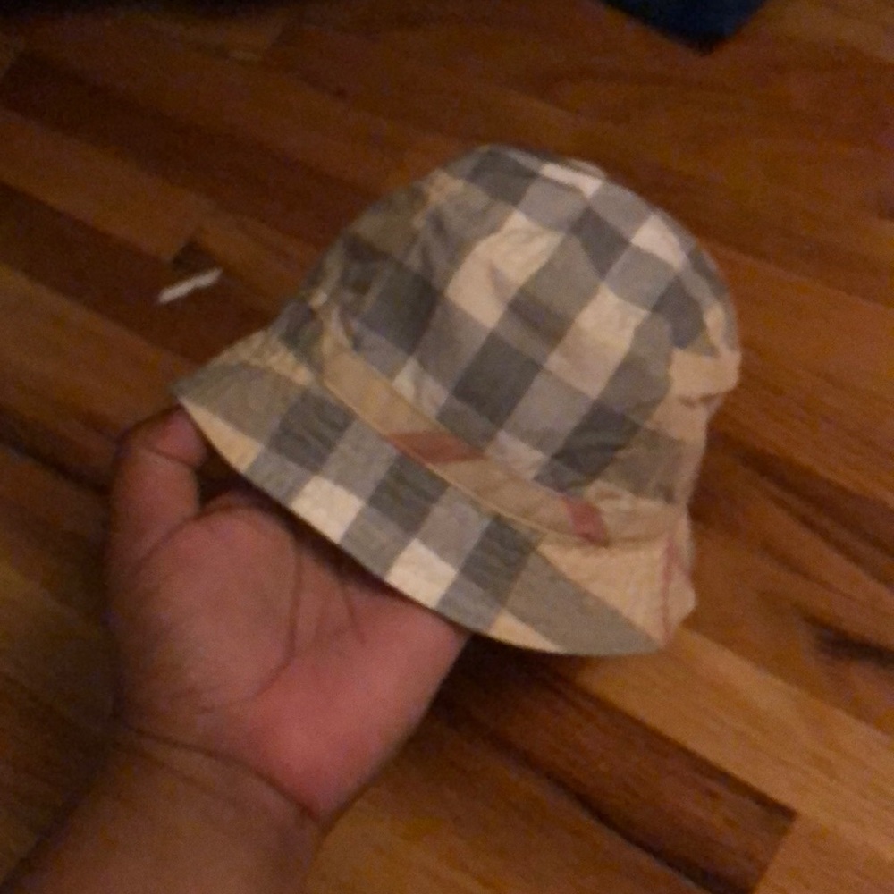 Burberry hat